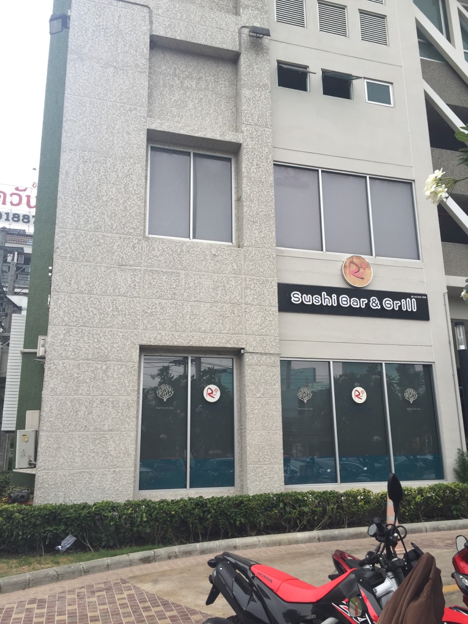 เซ้ง / เช่า ร้านค้า / ร้านอาหารในคอนโด ศุภาลัย ปาร์ค รัชโยธิน Supalai Park @ Ratchayothin เป็นห้อง 2 ชั้น พื้นที่ 104.39 ตร.ม ให้เช่าราคา. 55,000 บาทต่อเดือน