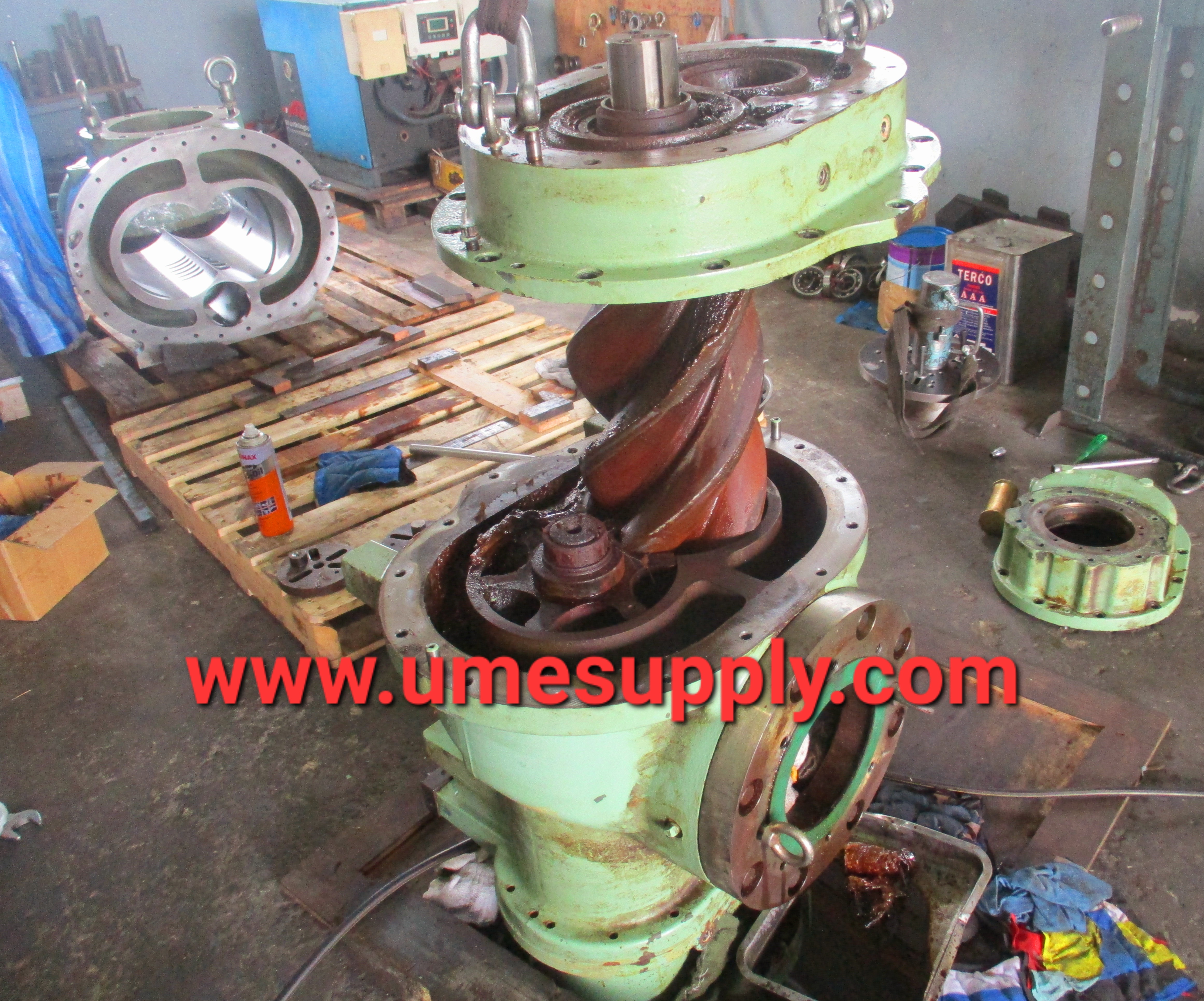 Overhaul Screw Air Compressor (SULLAIR) 200 Hp.