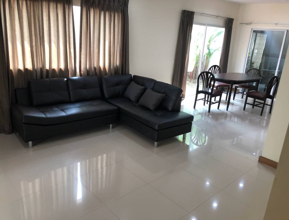 ให้เช่าทาวน์โฮม 3 ชั้น ต้นโครงการหมู่บ้านวิลเลต ซิตี้ ทำเลดี เข้าออกได้หลายทางทั้งซอยอ่อนนุช 39