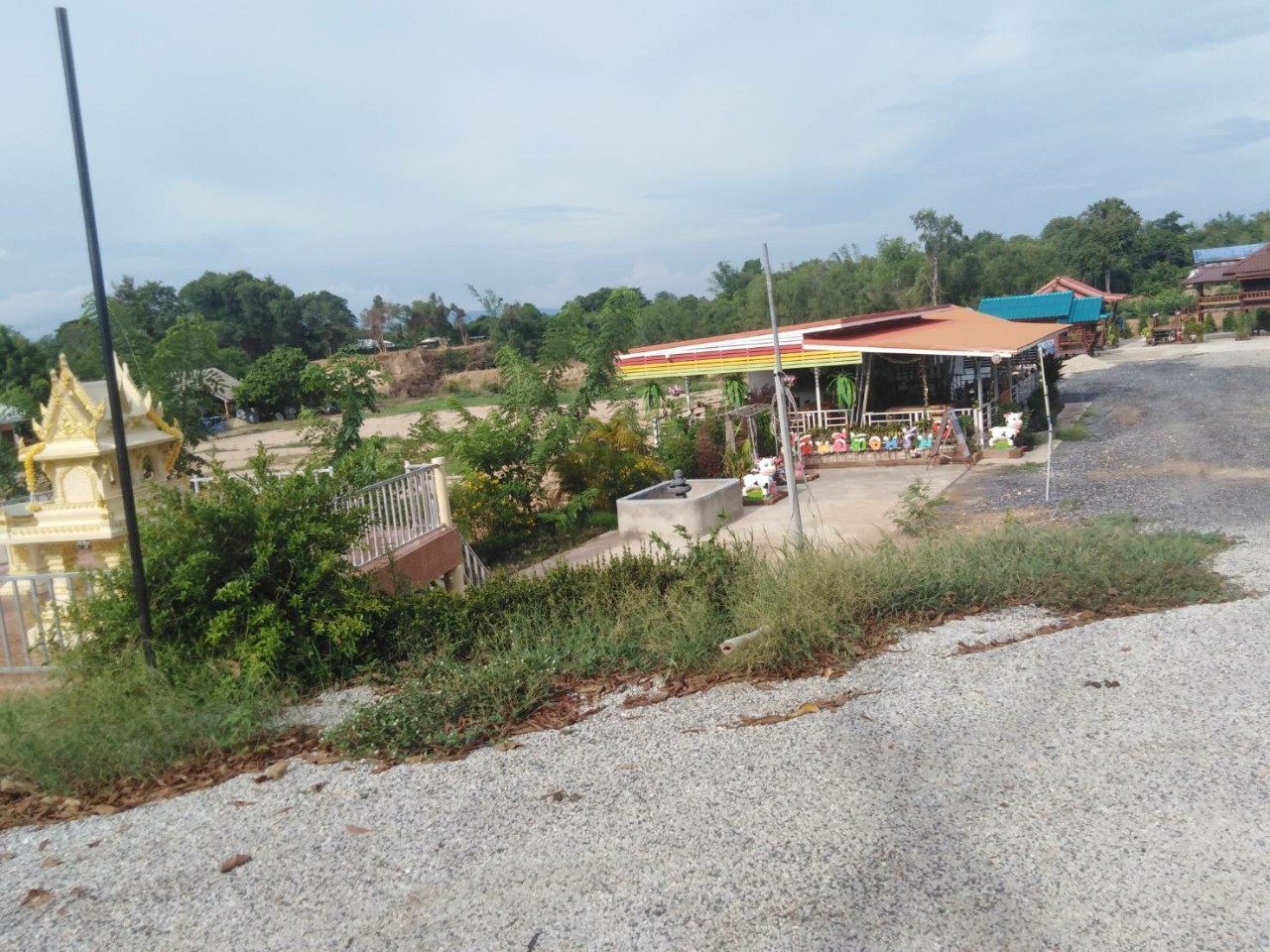 ขายที่ดินถมแล้ว 3 ไร่ จังหวัด นครนายก ขายพร้อมร้านอาหารและบ้านน็อกดาว