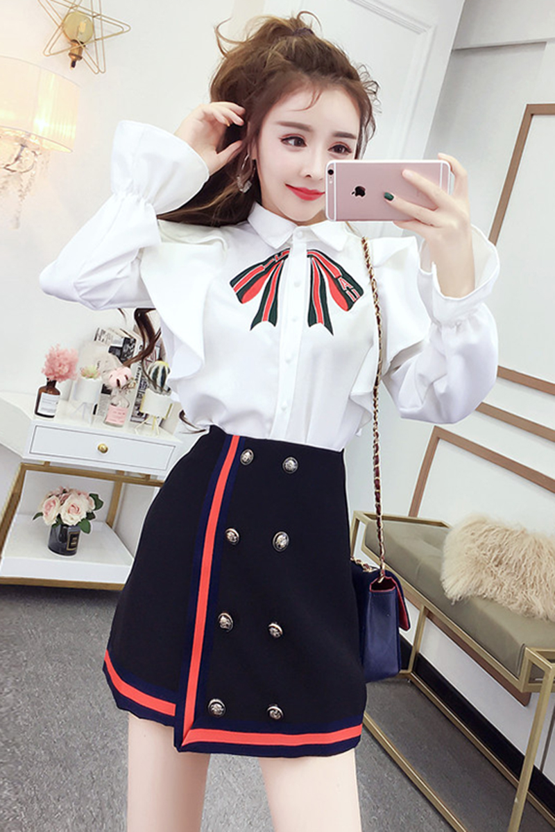 พรีออเดอร์ : เสื้อเชิ๊ตแฟชั่นสไตล์เกาหลีแขนยาวสีขาวพิมพ์ลายโบว์ตามแบบ