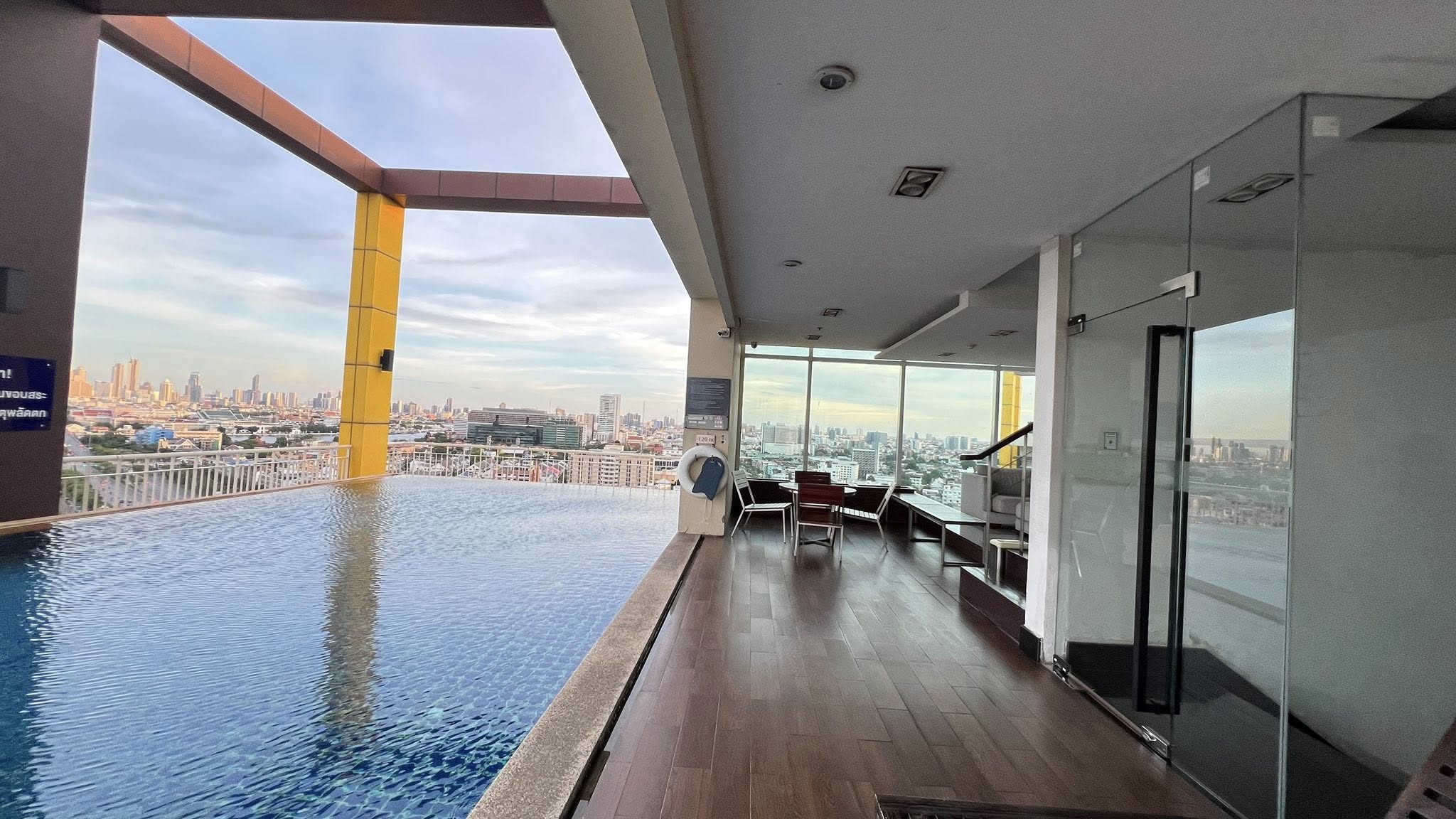 ขาย/ให้เช่า คอนโด IVY Residences ปิ่นเกล้า ติดห้างพาต้า ห้องมุม ชั้นสูง วิวสวย พร้อมเข้าอยู่! | 1 ห้องนอน | 1 ห้องน้ำ | ขนาด 43 ตร.ม.