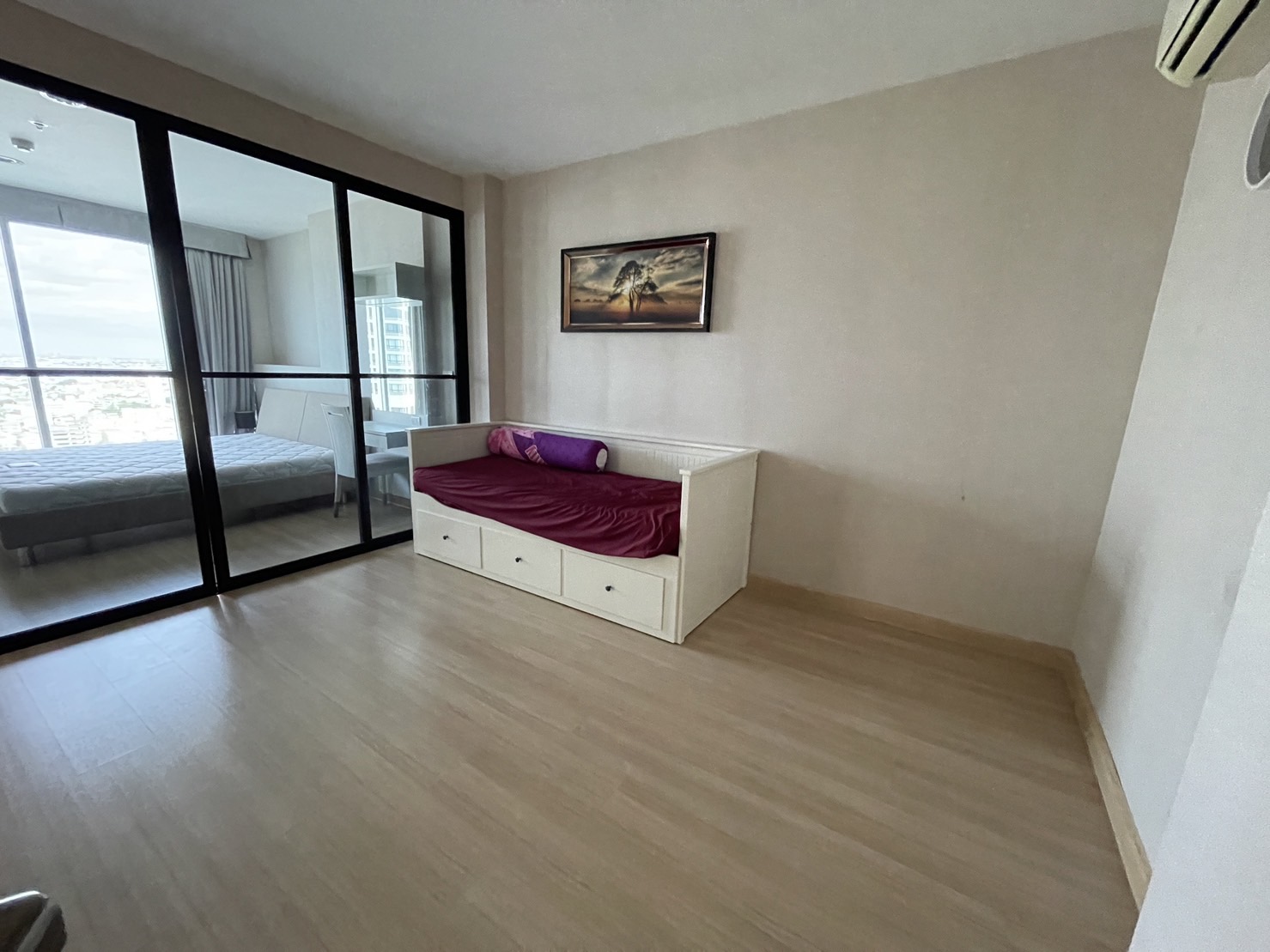 ขายขาดทุนคอนโดติดรถไฟฟ้า ลาดพร้าว Life @ Ladprao 18 (ไลฟ์ แอด ลาดพร้าว 18) 1 ห้องนอน 1 ห้องน้ำ ขนาด 40 ตรม ชั้น31 ขายขาดทุนเพียง 3.2 ล้าน