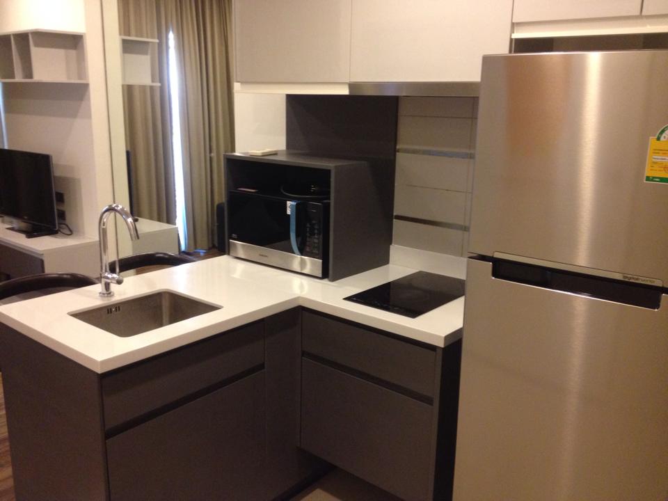 รหัสทรัพย์ 14747 ให้เช่าคอนโด คอนโด วายน์ สุขุมวิท WYNE SUKHUMVIT ห้อง1 ห้องนอน 1 ห้องน้ำ พื้นที่ 30 ตรม ชั้น 21 วิว เมือง ตกแต่งพร้อมอยู่เฟอร์นิเจอร์และเครื่องใช้ไฟฟ้า