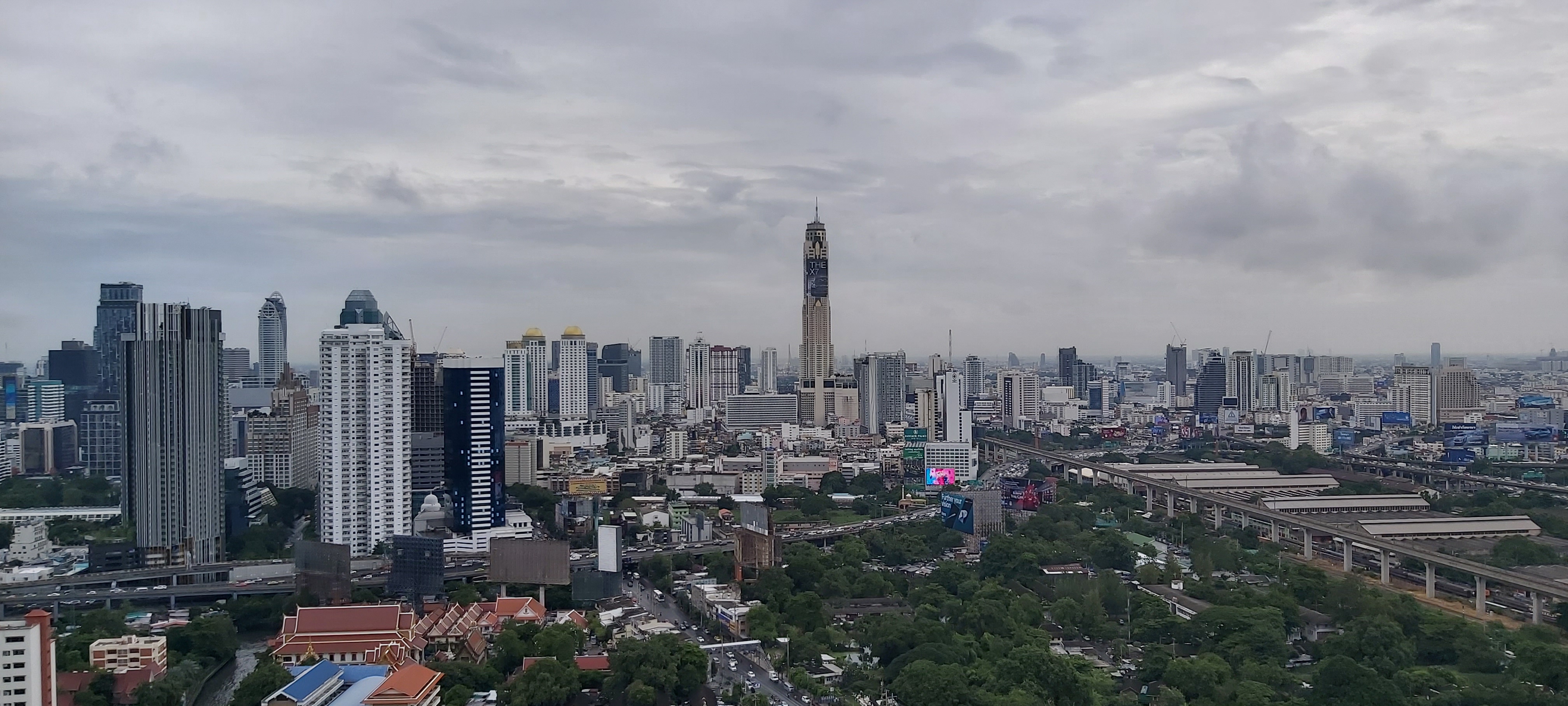 ขายด่วนคอนโด Circle เซอร์เคิล คอนโดมิเนียม เพชรบุรี 36 ชั้น 37 ราคาเพียง 4.7 ล้าน 1 ห้องนอน 1 ห้องน้ำ วิว ตึกใบหยก