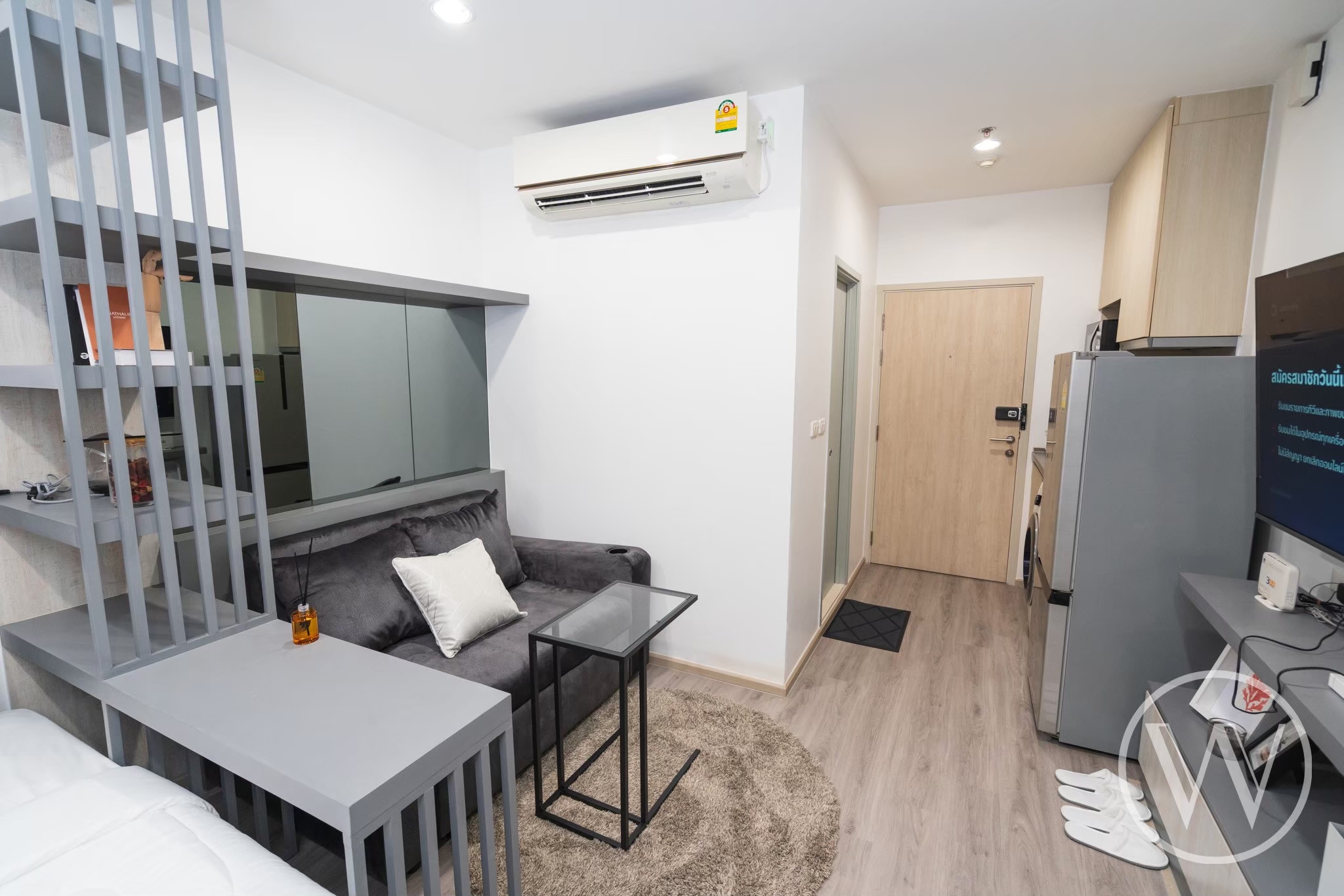 ขายคอนโดหรูติด BTS บางนา IDEO MOBI Sukhumvit Eastgate ไอดีโอ โมบิ สุขุมวิท อีสท์เกต ห้องสตูดิโอขนาด 22 ตร.ม. ชั้น 11 วิวสระว่ายน้ำ