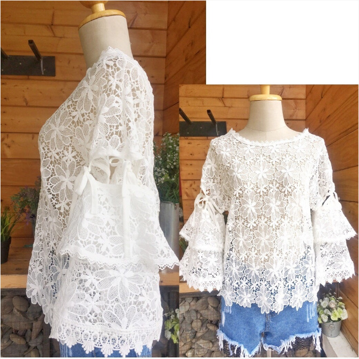 เสื้อลูกไม้สีขาว แขนยาว ผูกโบว์น่ารักๆ แนวเรียบๆ สวย ดูดี mix&matchได้หลายสไตล์