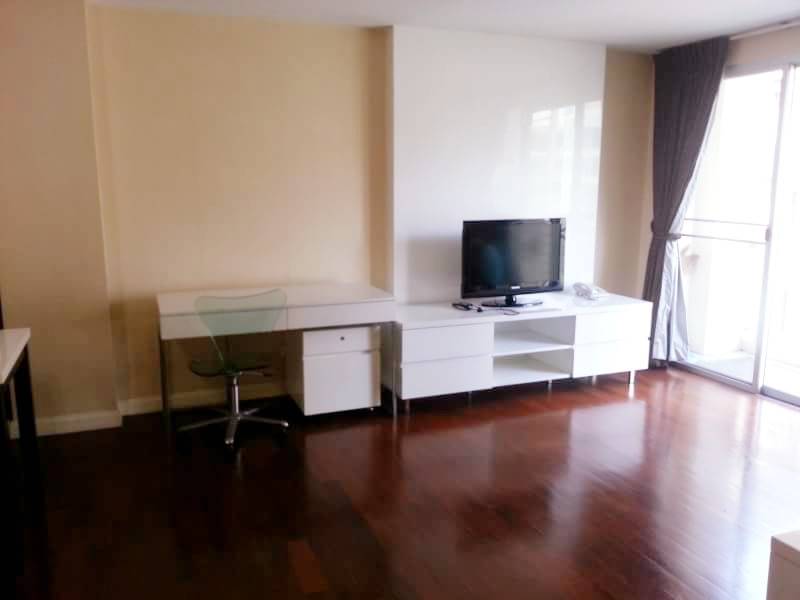 ให้เช่าคอนโด 49 Plus (49 พลัส ซอย สุขุมวิท 49 ) 3 ห้องนอน 2 ห้องน้ำ ขนาด: 104 ตร.ม.