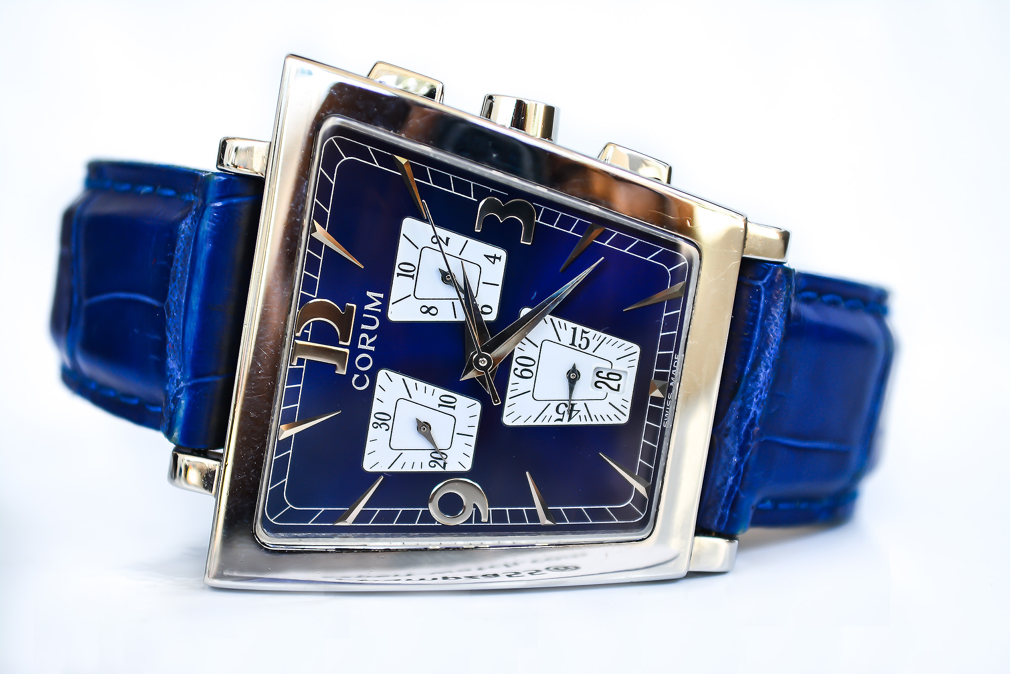 Corum Chronograph Mansize หน้าเหลี่ยม
