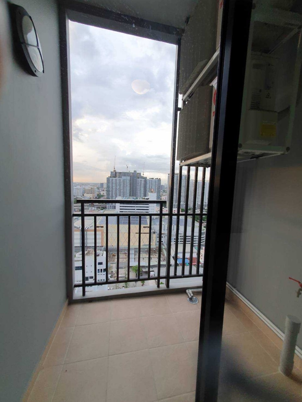 ขาย//ให้เช่า คอนโด Supalai Loft @Talat Phlu Station (ศุภาลัย ลอฟท์ สถานีตลาดพลู) 1 ห้องนอน 1 ห้องน้ำ 1 ระเบียง1ห้องครัว