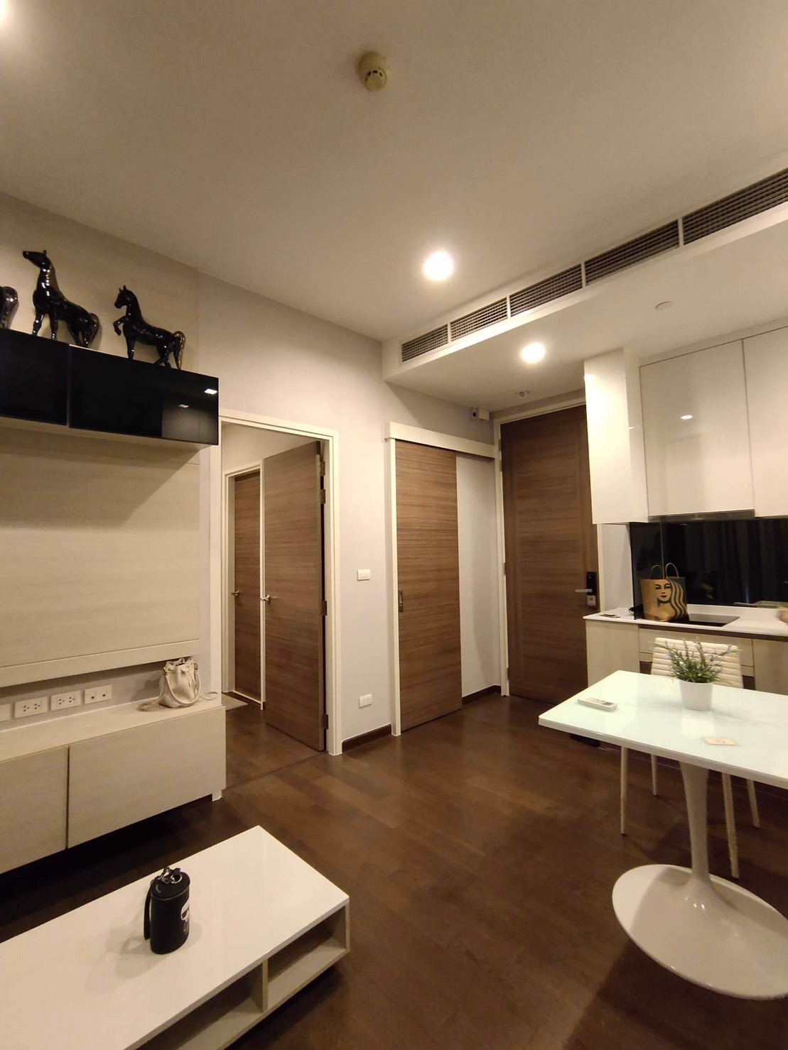 ขาย / เช่า คอนโด Q Asoke (คิว อโศก) 1 ห้องนอน 1 ห้องน้ำ ขนาด 37 ตรม ชั้น 10 ห้อง 1678/25 ห้องตกแต่งครบพร้อมอยุ่ ราคาเช่า 22000 บาท