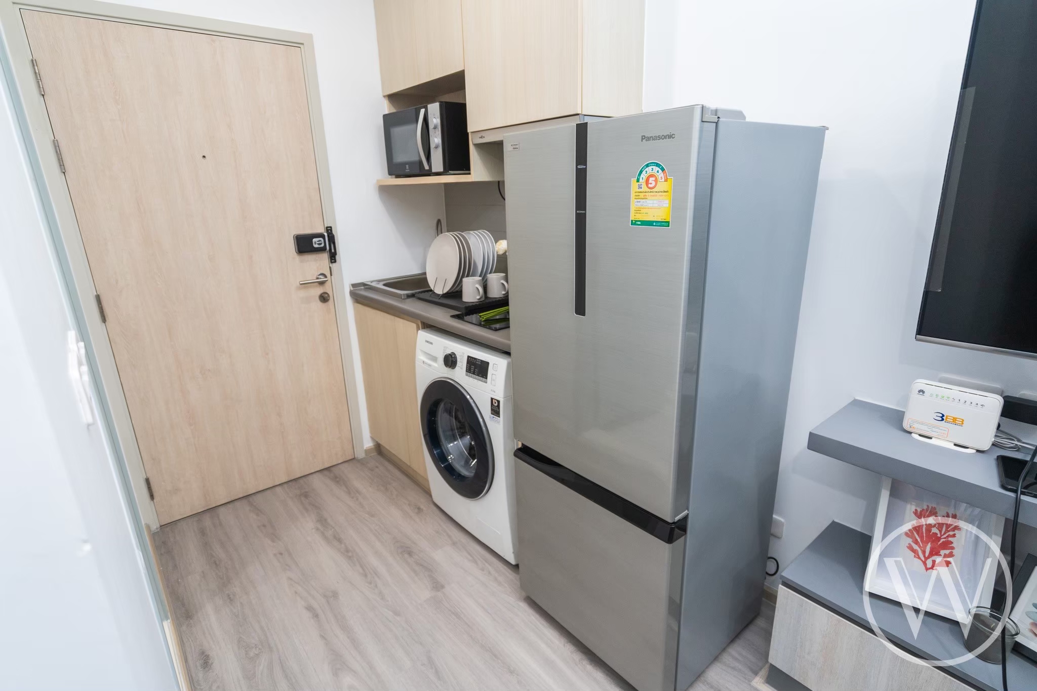 ขายคอนโดหรูติด BTS บางนา IDEO MOBI Sukhumvit Eastgate ไอดีโอ โมบิ สุขุมวิท อีสท์เกต ห้องสตูดิโอขนาด 22 ตร.ม. ชั้น 11 วิวสระว่ายน้ำ