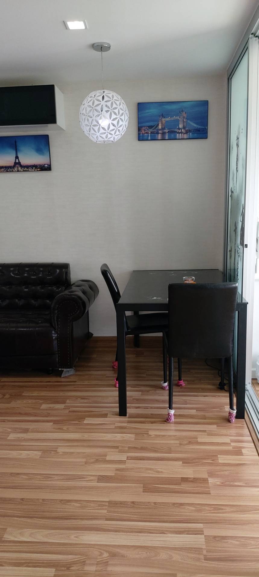 ขายคอนโด The Green Condo 3 เดอะ กรีน คอนโด 3 เฟส : 3 ชั้น: 7 แบบ 1 ห้องนอน 1 ห้องน้ำ 1 ห้องนั่งเล่นและ 1 ห้องครัว ขนาด 31.5 ตารางเมตร