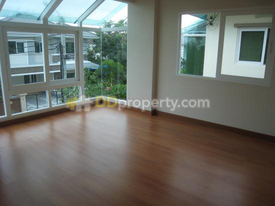 ขายบ้านเดี่ยว 2 ชั้น โครงการ หมู่บ้านคาซ่าแกรนด์ รัตนาธิเบศร์ ราชพฤกษ์ ราคา 9.89 ล้าน