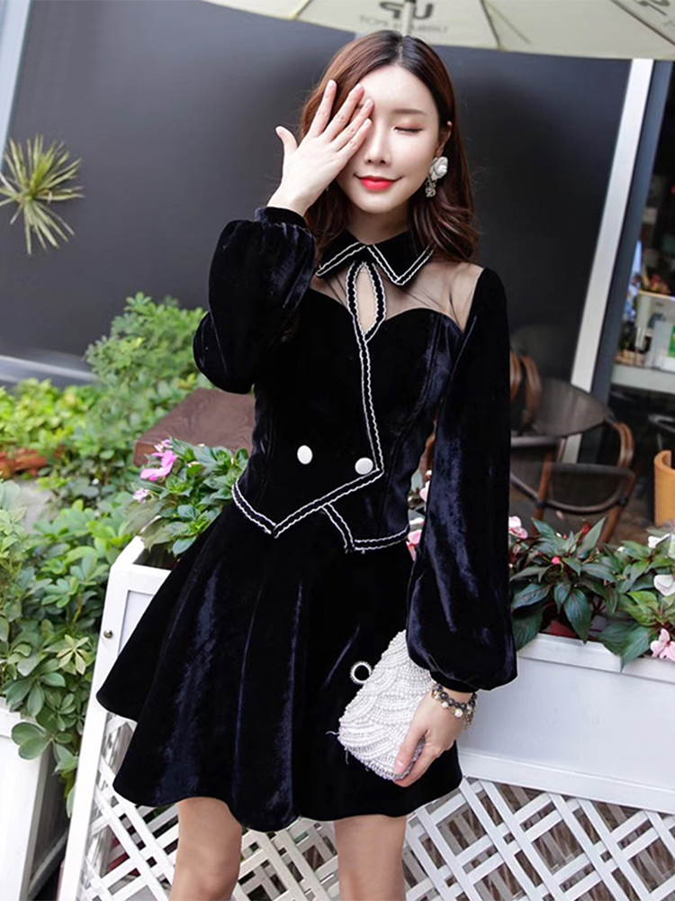 Qian Shaer : พรีออเดอร์ ชุดเซ็ท 2ชิ้นแฟชั่นแบบสวยหวาน เสื้อแขนยาวสีดำกำมะหยี่ + กระโปรงกำมะหยี่เข้าชุด