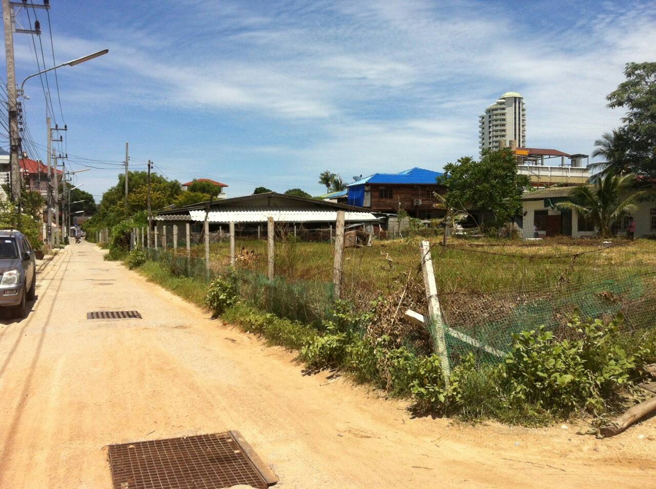 ขายบ้านเดี่ยวพร้อมที่ดิน ติดหาดเขาตะเกียบ ระยะ 300 เมตร ขายราคา 36 ล้าน เนื้อที่ทั้งหมด 320 ตร.ว