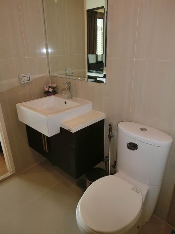 ให้เช่าคอนโด Villa Asoke (วิลล่า อโศก) 1 ห้องนอน 2 ห้องน้ำ ห้อง Duplex ขนาด 80 ตารางเมตร