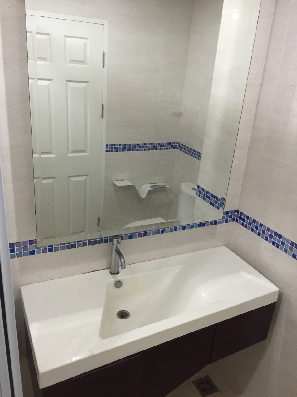 ขายถูกคอนโด Life @ Phahon18 ( ไลฟ์ แอท พหลฯ18 )(พหลโยธิน 18) แบบ 2 ห้องนอน 2 ห้องน้ำ ราคา 5.2 ล้าน ฟรีโอน พื้นที่ 62 ตร.ม ชั้น 2 (ห้อง19) ห้องมุม ทิศตะวันออก พร้อมเฟอร์