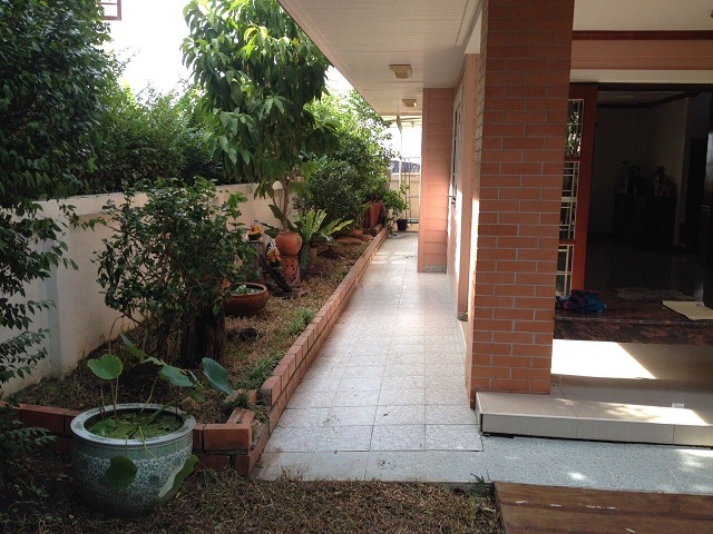 ขายบ้านเดียวหมู่บ้าน ลภาวัน โครงการ 9 ถนนเลียบคลองแอน 4 ห้อง 3 ห้องน้ำ 1 ห้องนั่งเล่น 1 ห้องโถง 1 ห้องครัว 1 ห้องทานอาหาร พื้นที่ 89 ตร.ว ถนนราชพฤกษ์