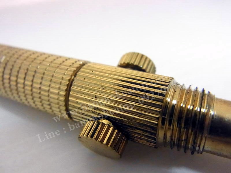 พวงกุญแจ ปากกา(ซ่อนมีด)...งานกลึงทองเหลือง รุ่นเก่า ใหม่เก่าเก็บอย่างดี (สภาพเหมือนใหม่) ...สีทอง