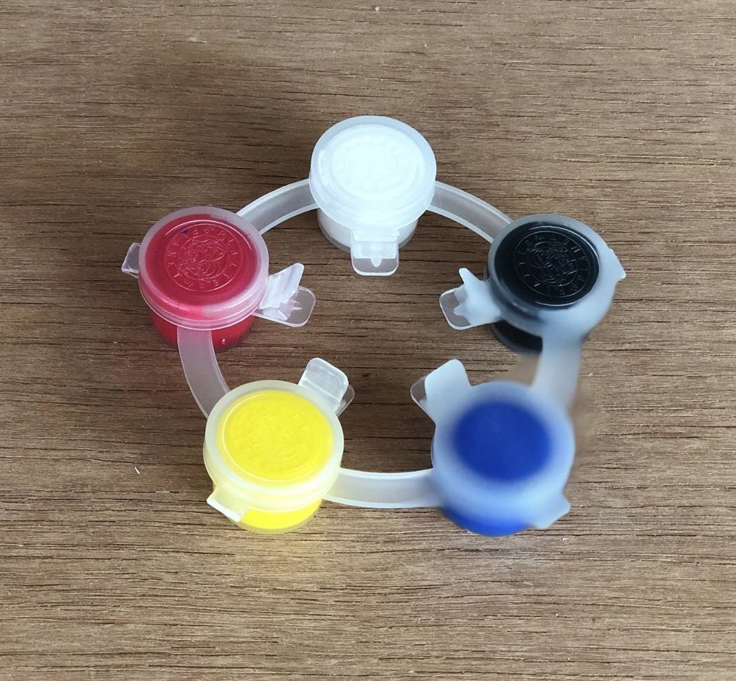 สีโปสเตอร์ปลอดสารพิษตลับ 5 สี ขนาด 7.5 เซนติเมตร ราคาเริ่มต้น 8 บาท