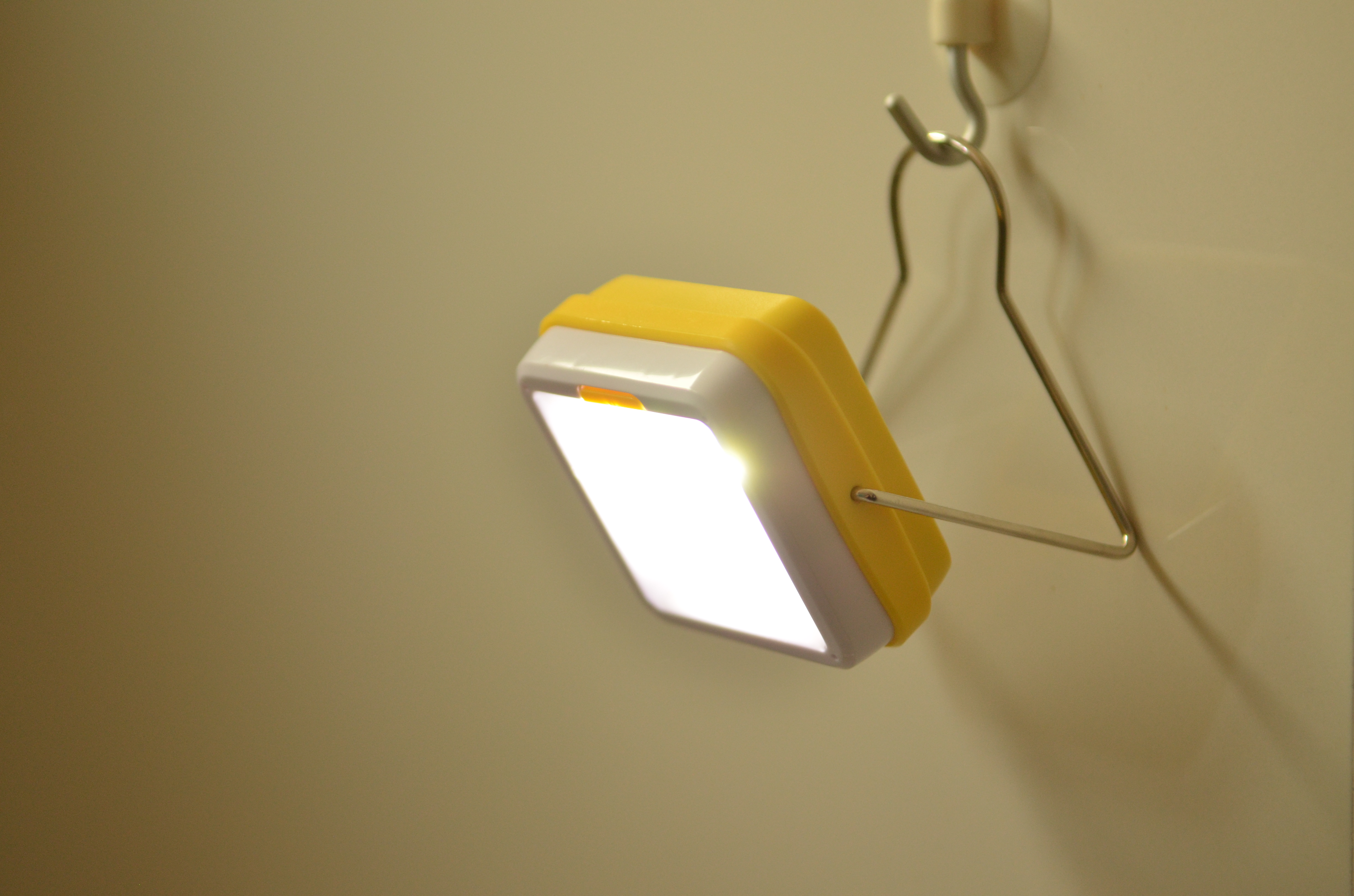 Quiksolar ไฟ LED พลังงานแสงอาทิตย์ รุ่น Minisolar