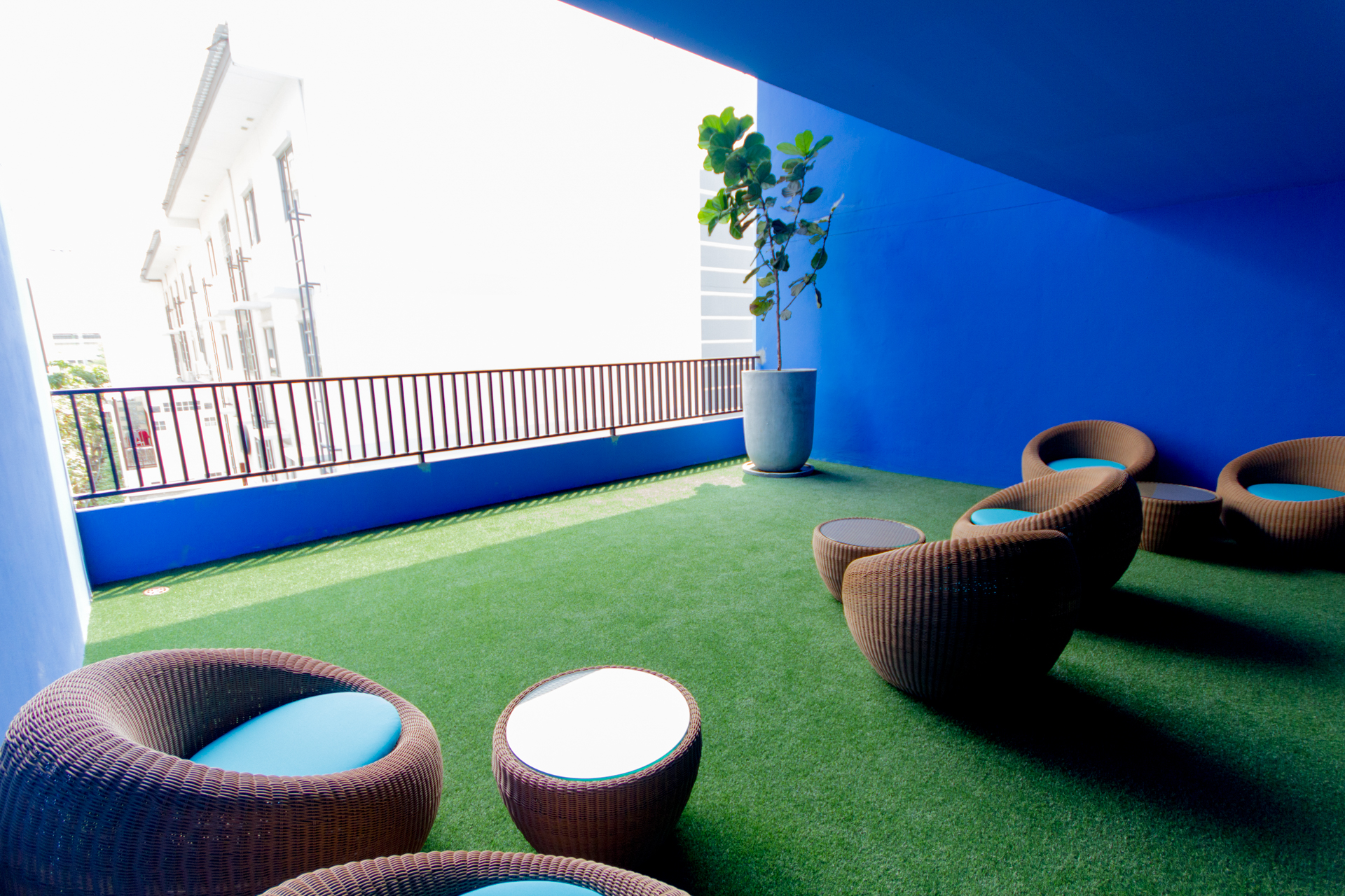 ขายคอนโดThe Kith Plus Sukhumvit 113 (เดอะ คิทท์ พลัส สุขุมวิท 113) 2 ยูนิต ตกแต่งครบพร้อมเข้าอยู่ ยูนิตที่1 แบบ 1 ห้องนอน 1 ห้องน้ำ ตึก A ชั้น 3