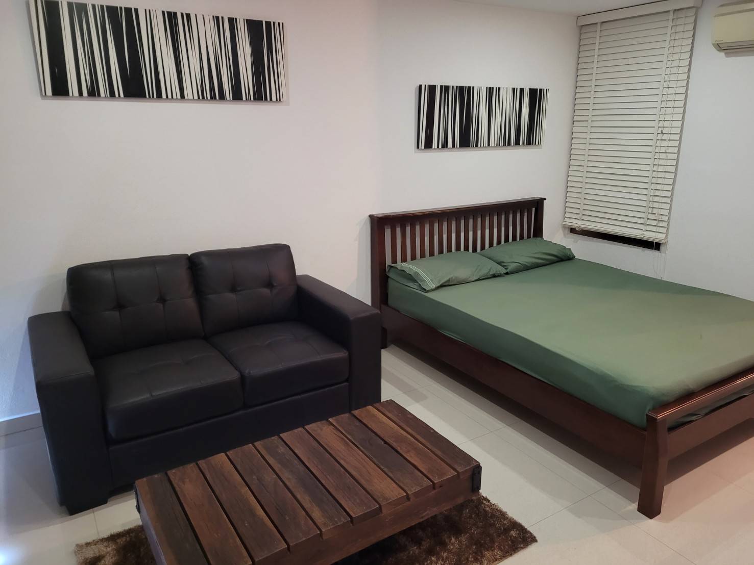 ให้เช่าคอนโด Sukhumvit Suite (สุขุมวิท สวีท) ห้องสตูดิโอ 1 ห้องน้ำ ขนาด 30 ตรม ชั้น 17 วิวโล่ง ห้องตกแต่งพร้อมเข้าอยู่
