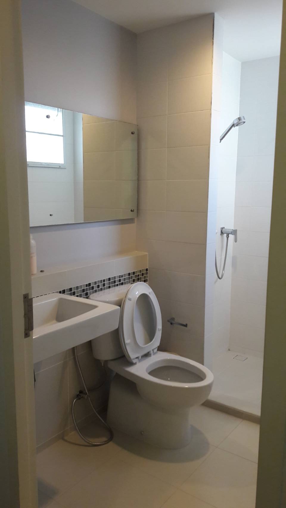 ขายทาวน์โฮม 3 ชั้น หมู่บ้าน เดอะ เทอเรส รามอินทรา 65 (The Terrace Ramintra) 3 ห้องนอน 3 ห้องน้ำ