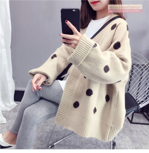 เสื้อกันหนาวไหมพรมถัก ทรงสวย แบบน่ารัก ทอลายจุด พร้อมส่ง สีครีม ลายน้ำตาล