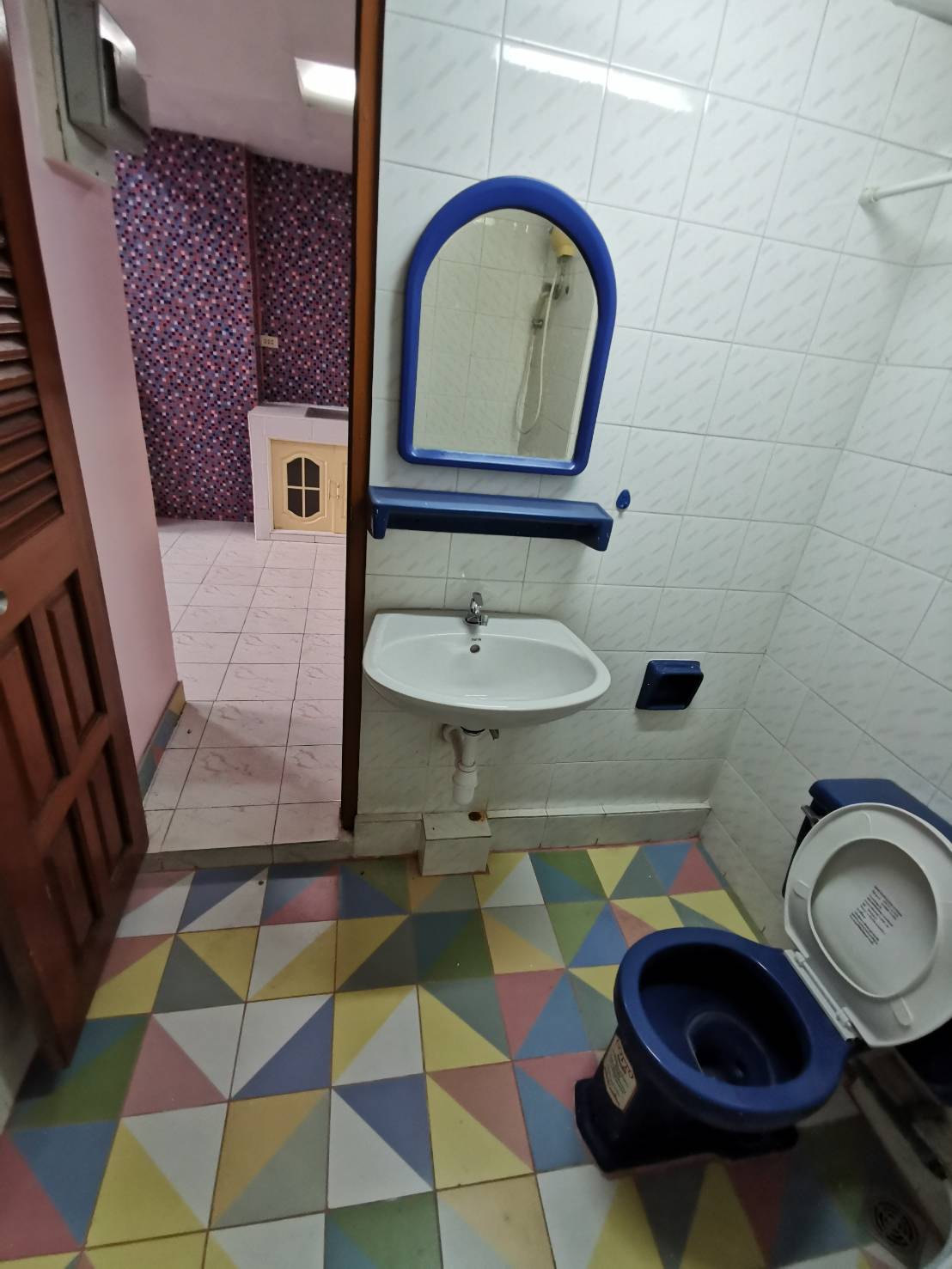 ให้เช่าคอนโด Ruenrudee Condominium (รื่นฤดี คอนโดมิเนียม) 1 ห้องนอน 1 ห้องน้ำ 1 ครัว 1 ห้องนั่งเล่น ขนาด 44 ตรม.