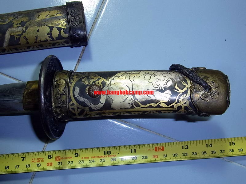 ซามูไรสั้น ดาบญี่ปุ่น ลายเสือเล่มเล็ก ฮาราคีรี กระไหล่เงิน ใบมีดเป็นเหล็กลาย (ใบมีดดามัสกัส)