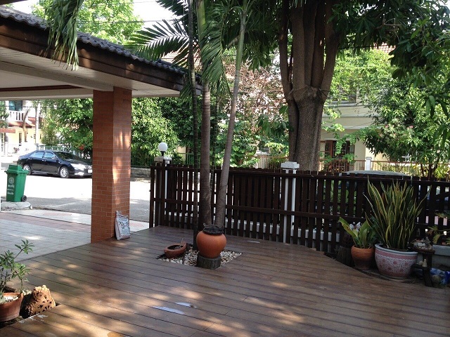 ขายบ้านเดียวหมู่บ้าน ลภาวัน โครงการ 9 ถนนเลียบคลองแอน 4 ห้อง 3 ห้องน้ำ 1 ห้องนั่งเล่น 1 ห้องโถง 1 ห้องครัว 1 ห้องทานอาหาร พื้นที่ 89 ตร.ว ถนนราชพฤกษ์