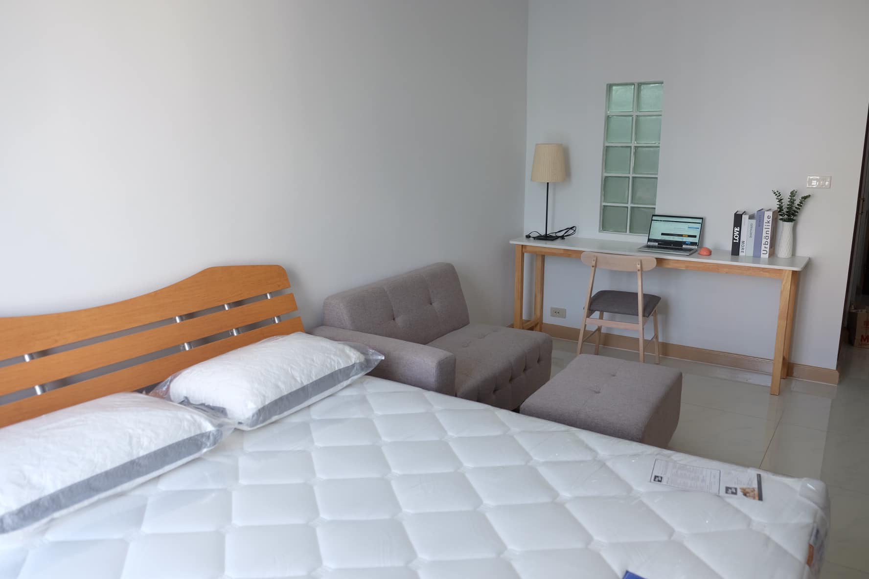 ให้เช่าคอนโดที่สุดแห่งโลเคชั่น พญาไท เพลส - ติด BTS พญาไท ปล่อยเช่าห้องสตูดิโอ ขนาด 29 ตร.ม. ชั้น 22 เพิ่งรีโนเวท