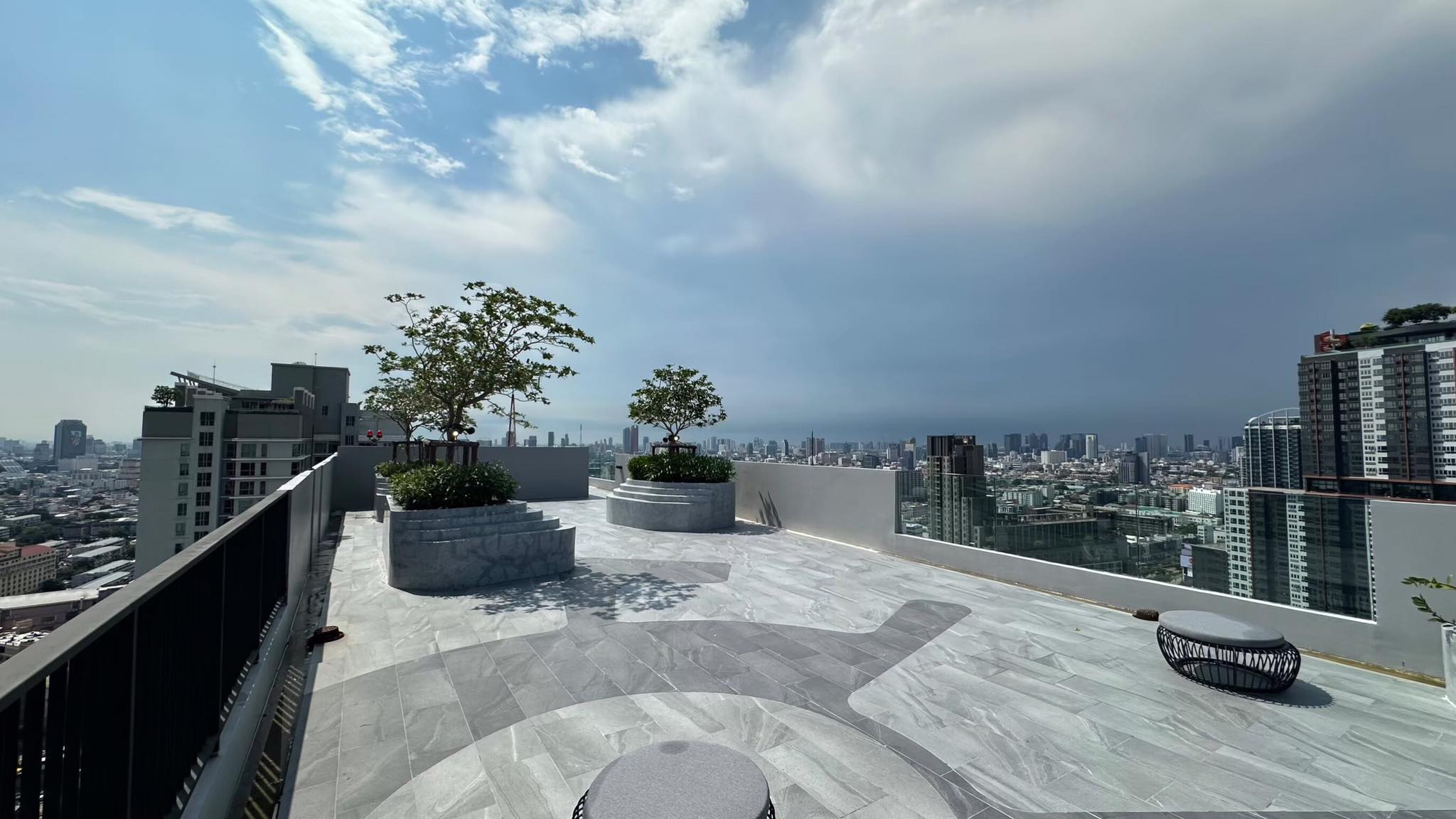 🔥 ห้ามพลาด! ให้เช่า SOHO Bangkok Ratchada คอนโดหรูสไตล์มูจิ ห้อง Duo 2 ชั้น วิวสวย ใกล้ MRT ห้วยขวาง เพียง 200 ม.! 🔥