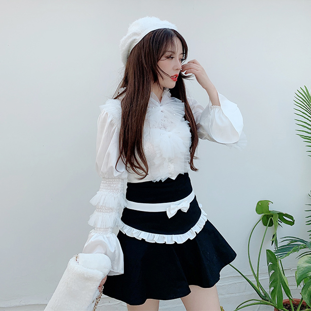 Summer Joy : เสื้อเชิ๊ตสีขาวแขนยาวแต่งดีเทลตามแบบ งานแบรนด์