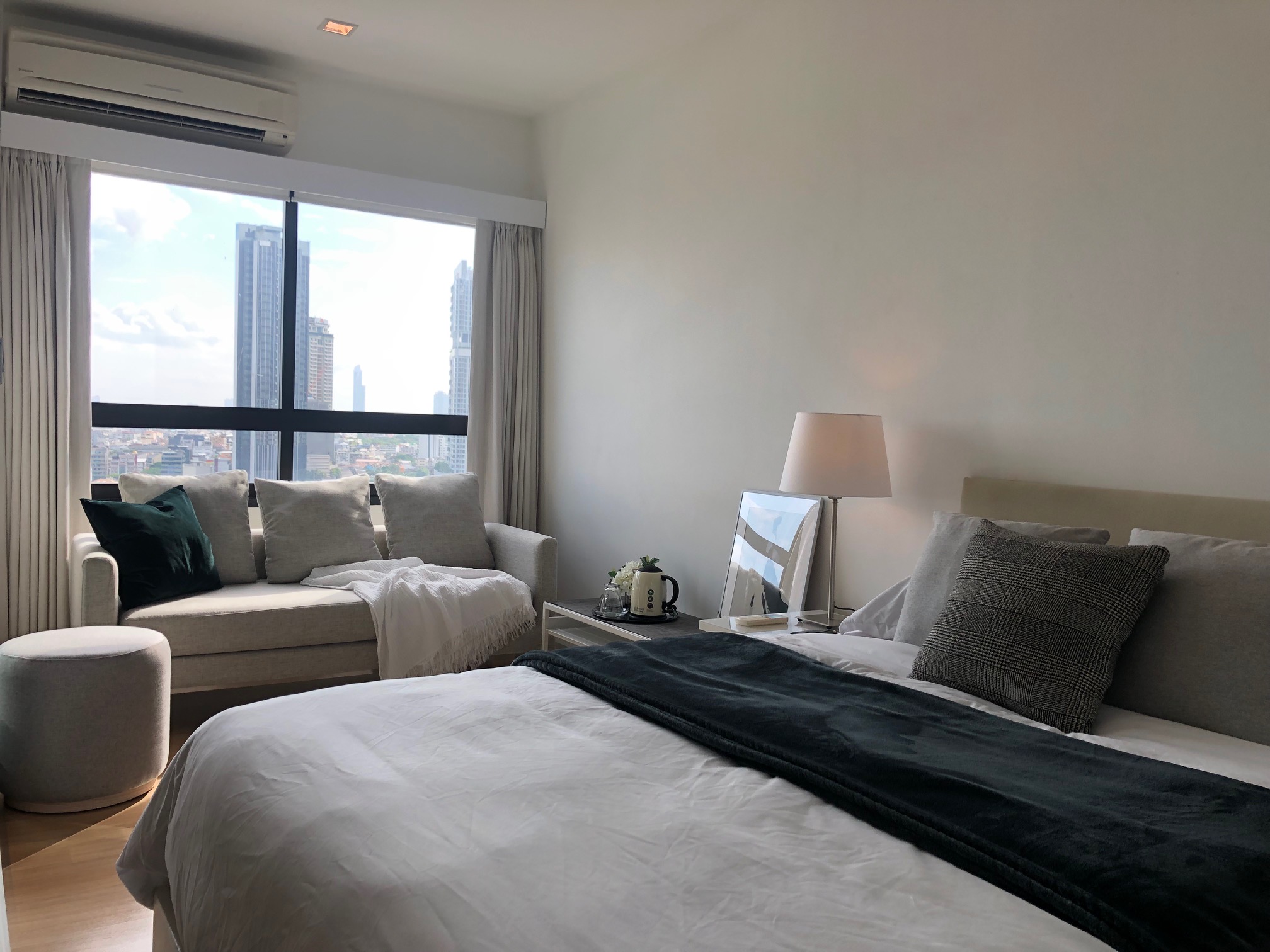 ให้เช่าคอนโด The Seed Mingle (เดอะ ซี้ด มิงเกิล) ห้องสตูดิโอ ขนาด 27 ตรม 1 ห้องน้ำ ชั้น 20 วิว เมือง