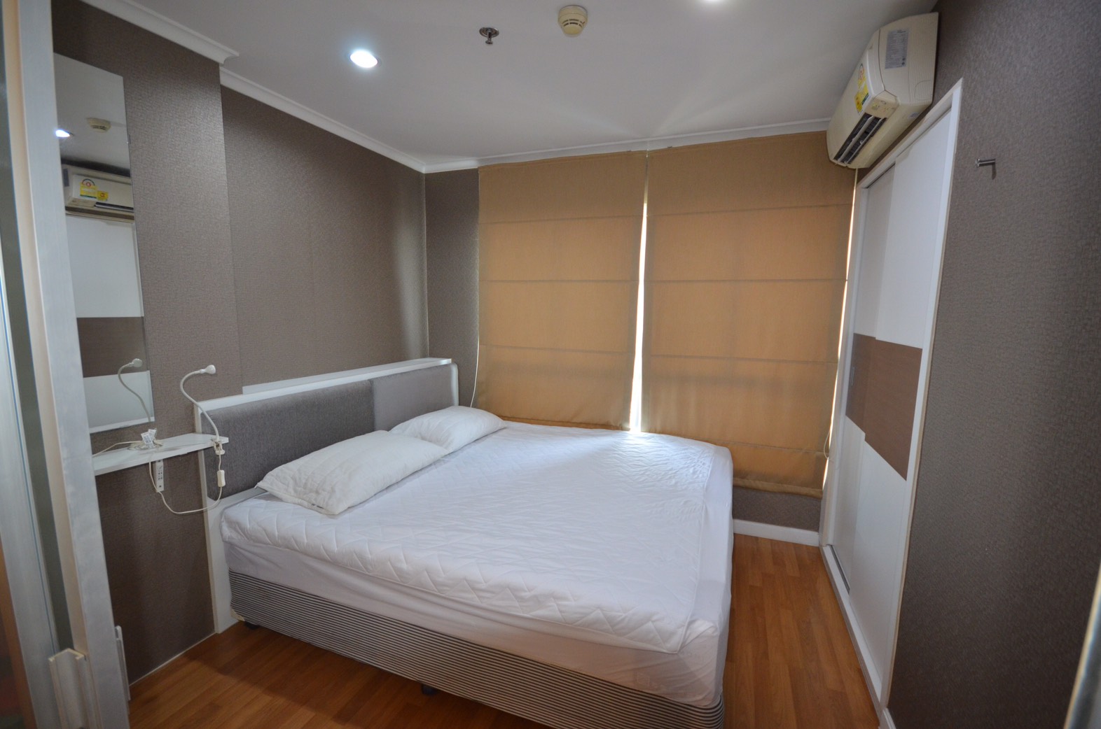 ให้เช่าคอนโด Lumpini Place Rama 4 - Kluaynamthai (ลุมพินี เพลส พระราม 4-กล้วยน้ำไท)1 ห้องนอน 1 ห้องน้ำ ขนาด 28 ตรม ชั้น 19