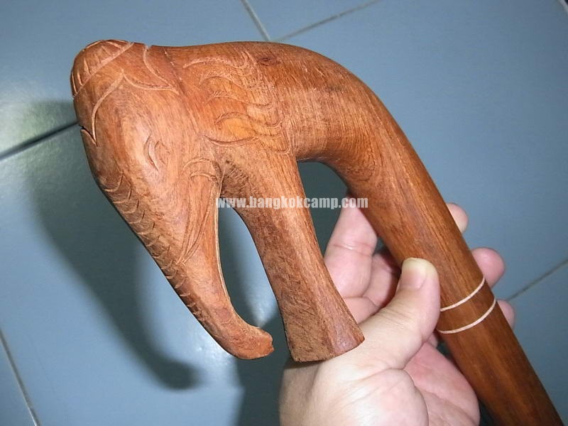 ไม้เท้า (ไม้ประดู่) จับกระชับมือ หัวช้าง งานปราณีตน่าสะสม หรือเหมาะเป็นของฝากผู้ใหญ ่