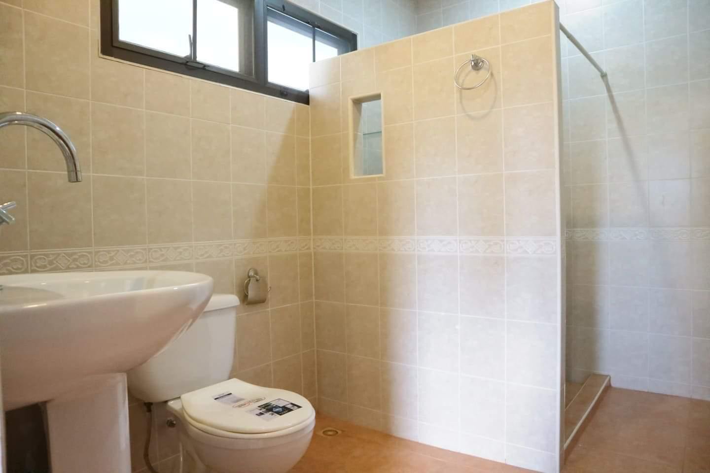 ขาย / เช่า บ้านเดียว 2 ชั้น หมู่บ้าน สยามเพส พัทยา ค่าเช่า 25,000 บาทต่อเดือนรายเดือน