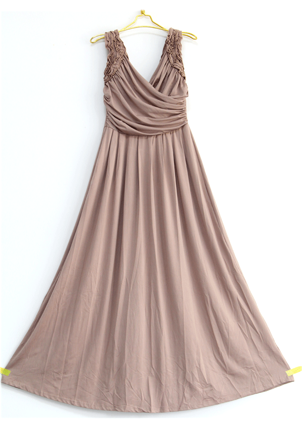 maxi dress เดรสยาว ออกงาน สีน้ำตาล คอวี ผ้าคอตตอน เซ็กซี่ ใส่ไปงานแต่ง สวยๆ