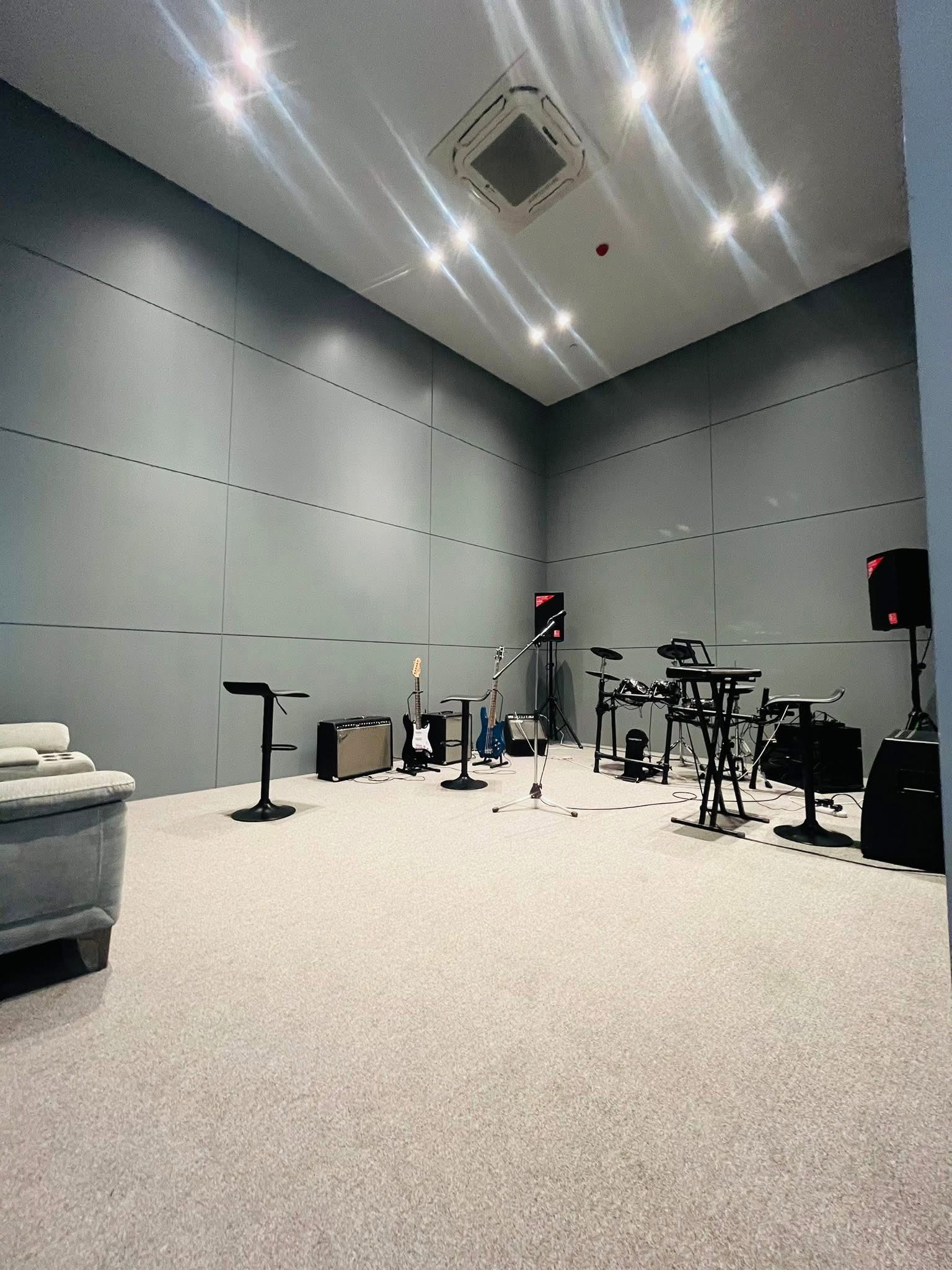 ให้เช่าคอนโด นิว ดิสทริค อาร์ไนน์ พระราม 9 / For Rent Nue District R9 (English below)