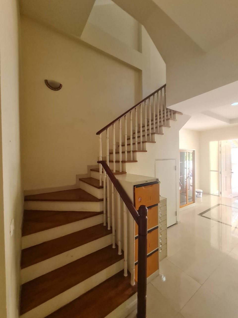 ขาย / ให้เช่า ทาวน์โฮม ,โฮมออฟฟิศ 3 ชั้น โครงการ Baan Klang Muang The Royal Monaco Srinakarin-Pattanakarn