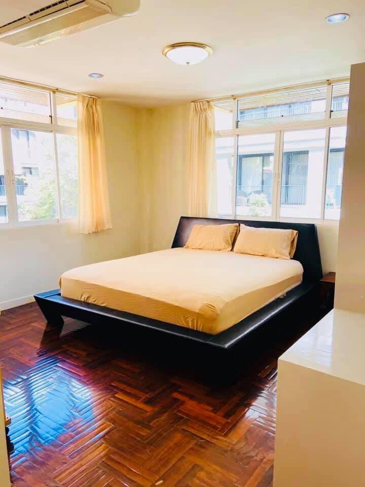 ให้เช่าบ้านเดี่ยวซอย สุขุมวิท 31 แยก 2 ราคา 70,000 บาท / เดือน บ้าน 4 ชั้น ขนาด 350-400 ตรม. 4 ห้องนอน 5 ห้องน้ำ