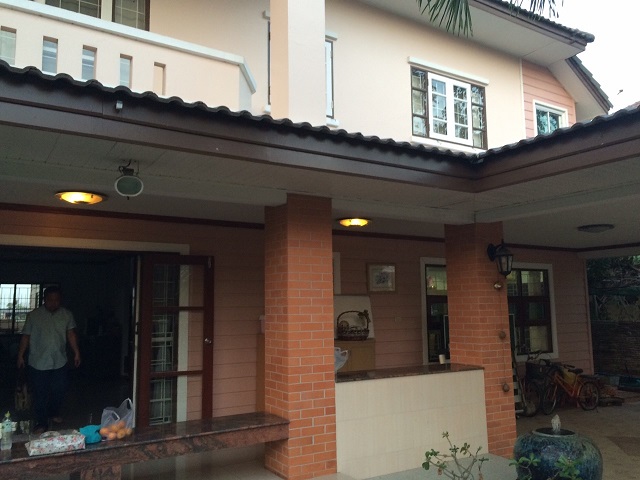 ขายบ้านเดียวหมู่บ้าน ลภาวัน โครงการ 9 ถนนเลียบคลองแอน 4 ห้อง 3 ห้องน้ำ 1 ห้องนั่งเล่น 1 ห้องโถง 1 ห้องครัว 1 ห้องทานอาหาร พื้นที่ 89 ตร.ว ถนนราชพฤกษ์