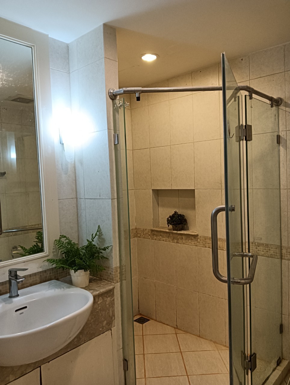 ให้เช่าคอนโด Baan Siri Silom (บ้าน สิริ สีลม) ขนาดพื้นที่ใช้สอย 60.72 ตารางเมตร 1 ห้องนอน