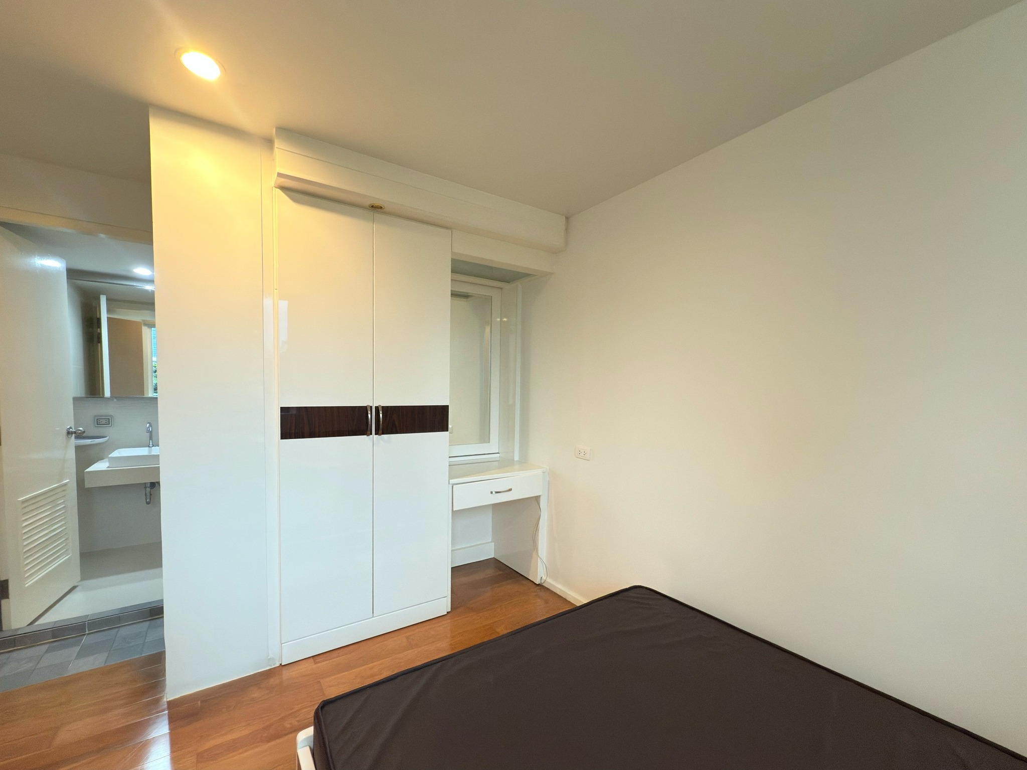 🏡✨ ให้เช่าคอนโด โฟกัส ออน ศาลาแดง / Focus on Saladaeng ✨