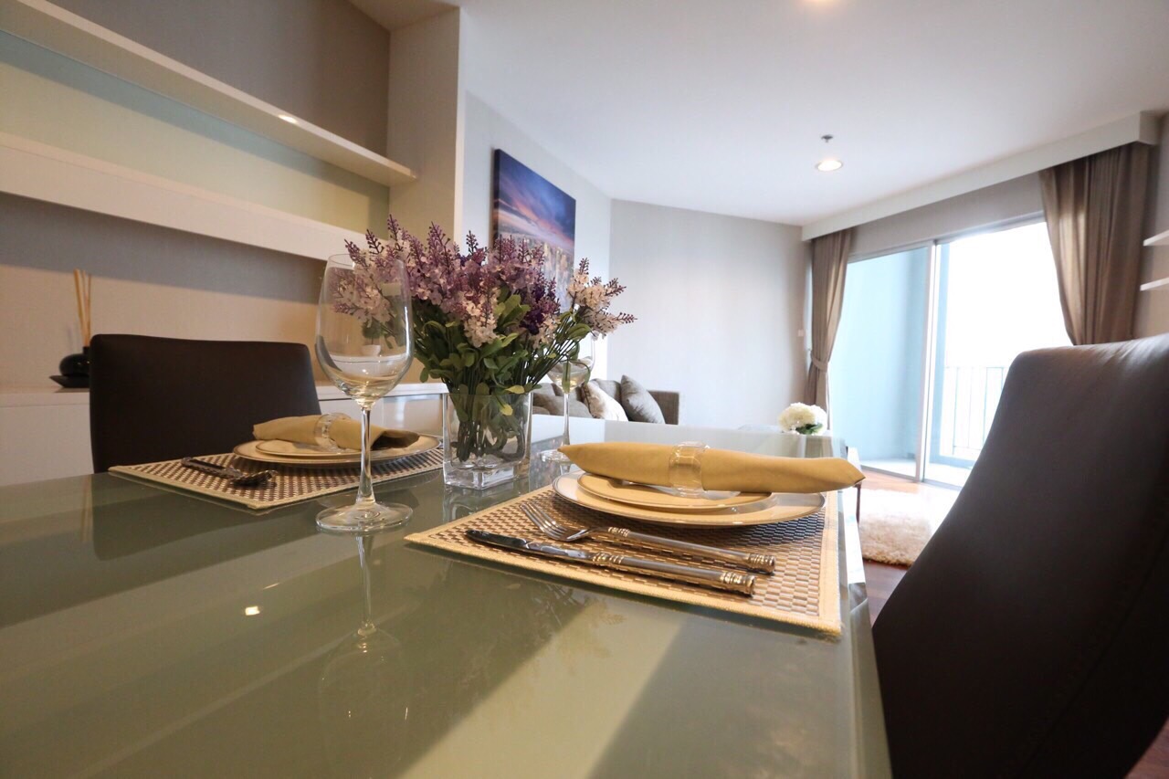 ให้เช่าคอนโด Belle Grand Condo เซ็นทรัลพระราม9 2 ห้องนอน 1 ห้องน้ำ 1ห้องนั่งเล่น ห้องครัว 70 ตรม. ( Private zone ) ตึก D ชั้น 24