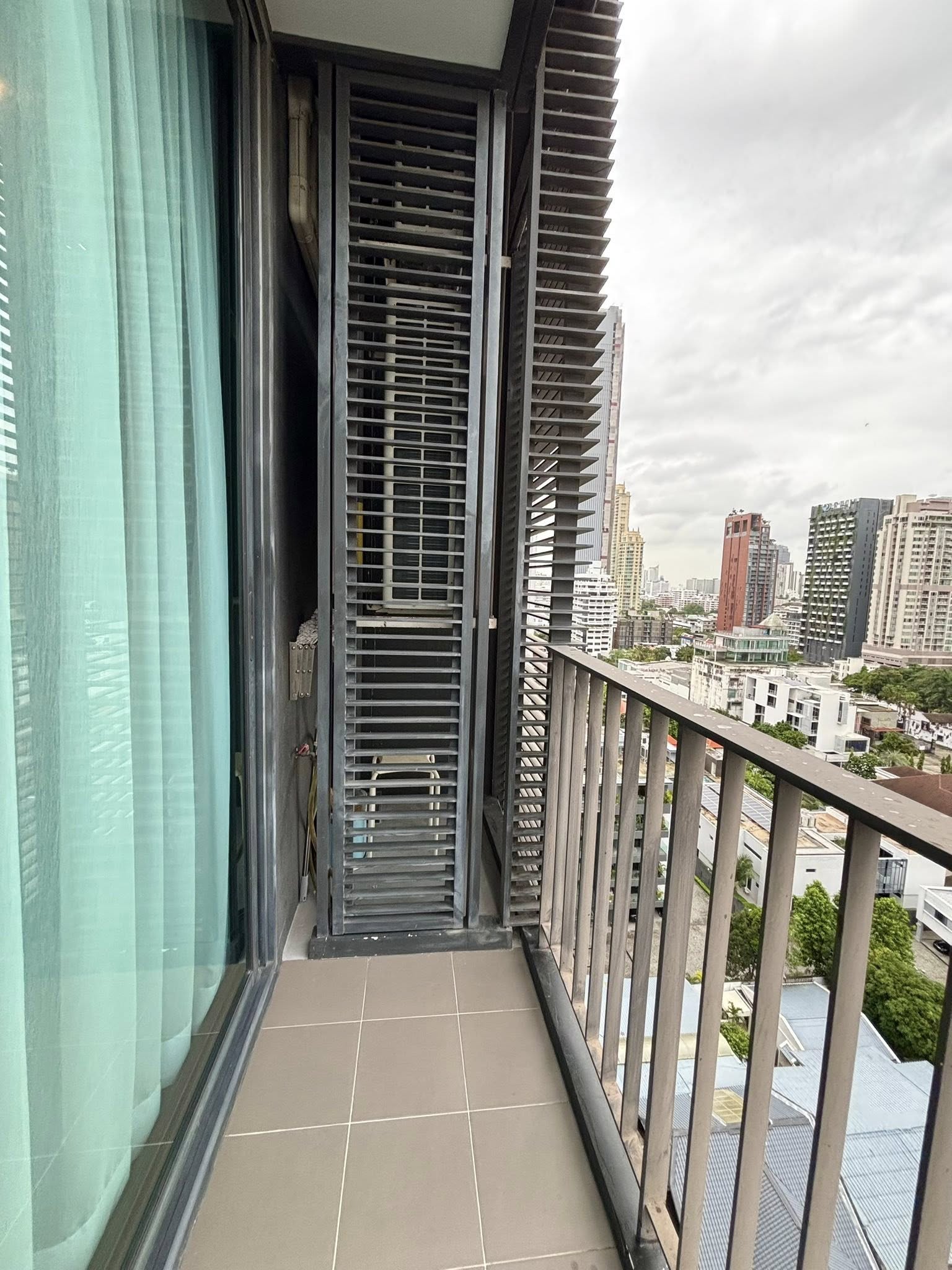 🏢 ให้เช่าคอนโด! Edge Sukhumvit 23 (เอดจ์ สุขุมวิท 23) ห้องมุม ชั้น 10 ขนาด 42 ตร.ม. แบบ 1 ห้องนอน พร้อม อ่างอาบน้ำ