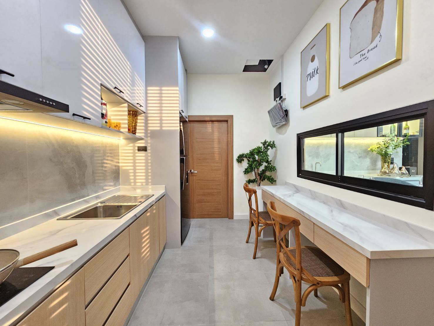 🔥 โอกาสทองสำหรับนักลงทุน! พูลวิลล่าหรู การันตีผู้เช่า 120,000 บาท/เดือน! 🔥 ชื่อโครงการ: Luxury Huai Yai Pool Villa / พูลวิลล่าหรูห้วยใหญ่